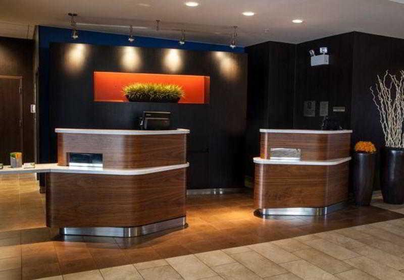 Courtyard By Marriott York Hotel Exterior photo
