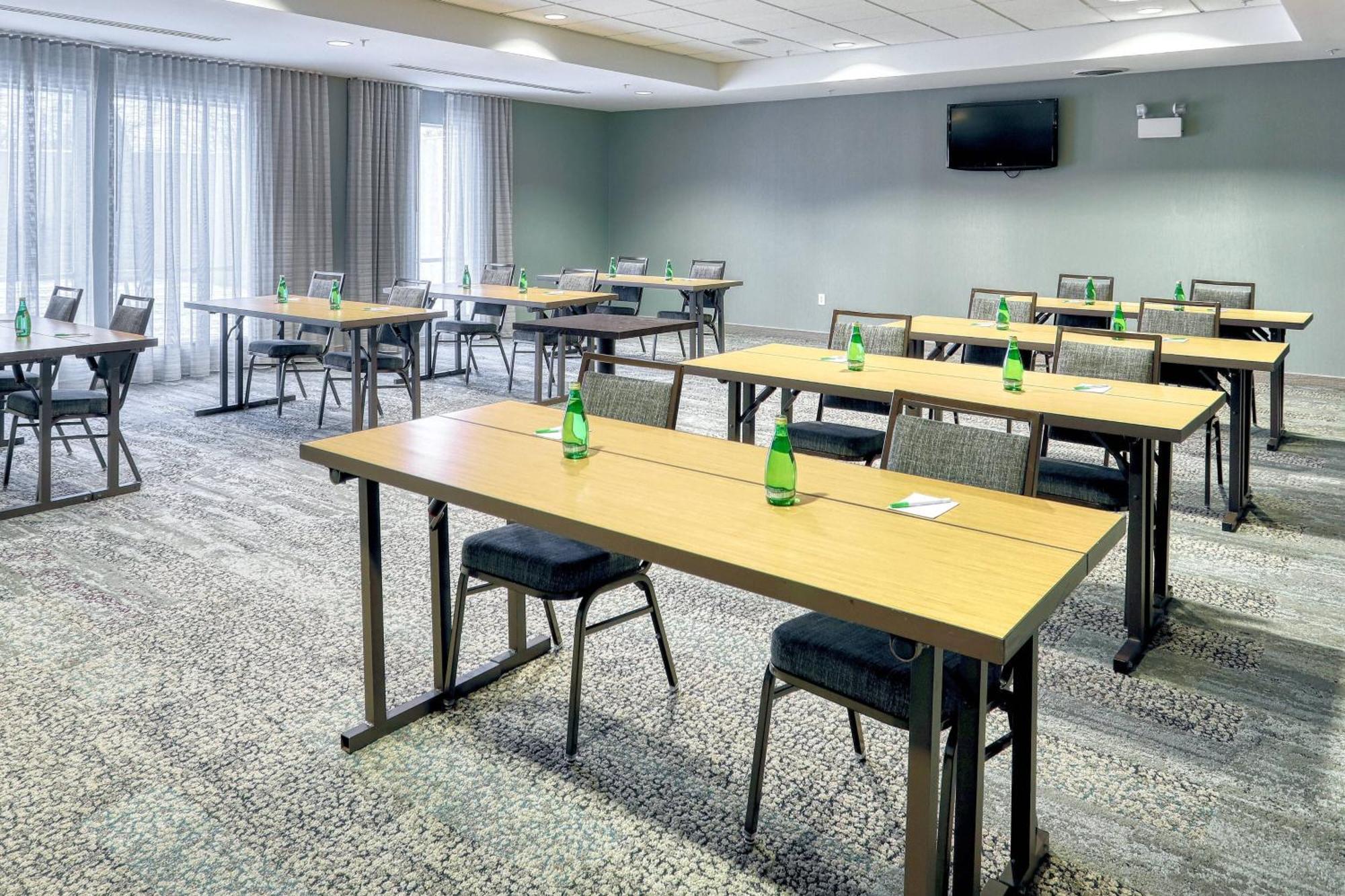 Courtyard By Marriott York Hotel Exterior photo